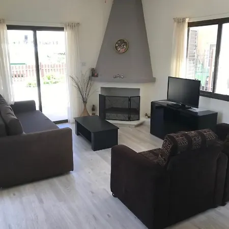 Βίλα Kokkinoyia, *