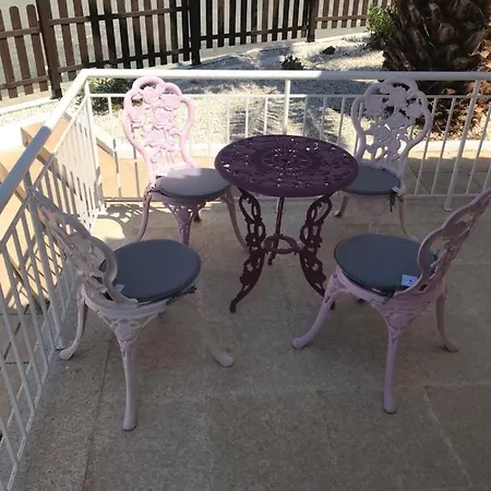 Kokkinoyia, Βίλα