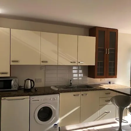 Kokkinoyia, Villa Peyia